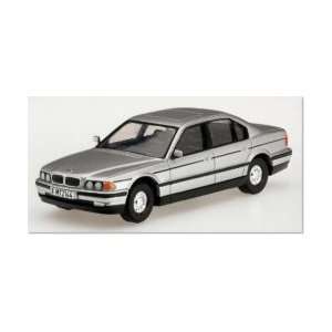  Corgi BMW 750I James Bond Die cast Model Automobile: Toys 