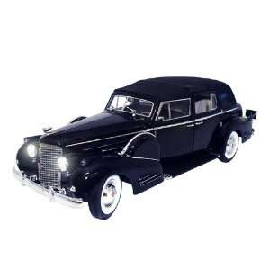 1/18 1938 Cadillac V16 Fleetwood Town Car Signature Models 