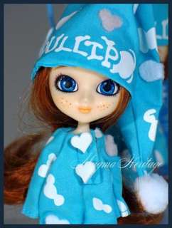 This auction is for the beautiful mini Pullip doll.