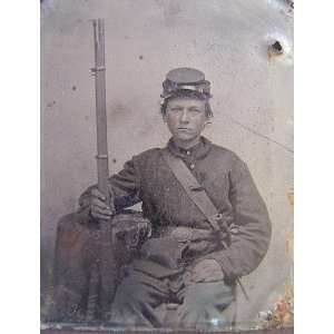   in Union uniform with musket,bayonet in scabbard: Home & Kitchen