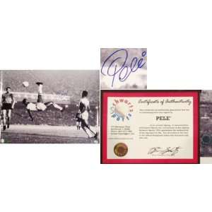    Pele Signed B&W Soccer Bicycle Kick Action 18x24