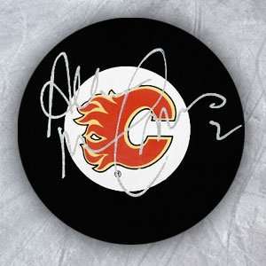  AL MACINNIS Calgary Flames SIGNED Hockey Puck Sports 