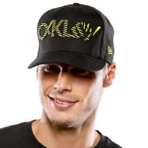  Oakley Like A Flash Mens Fashion Hat   Black / Size 7 1/4 