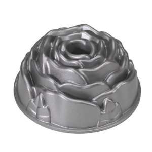  Nordic Ware Platinum Rose Cast Aluminum Bundt Pan: Kitchen 