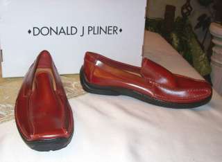 NEW DONALD J. PLINER $250 FIRE RED LEATHER DRIVING LOAFER SHOES SZ 8 