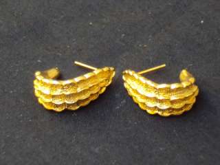 Vintage Gold Tone Ribbed Half Hoop Earrings Pierced (P1086)  