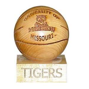 Grid Works Missouri Engraved Wood Basketball: Sports 