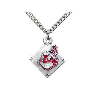 CLEVELAND INDIANS OFFICIAL LOGO PENDANT: Sports & Outdoors