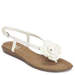   a2Womens Chloverleaf White Flower Gladiator Sandals  Overstock