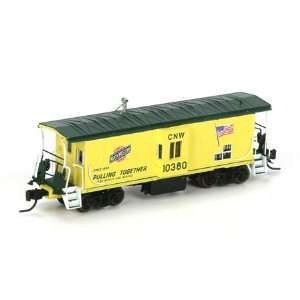    Athearn   N RTR Bay Window Caboose, C&NW #10380 Toys & Games