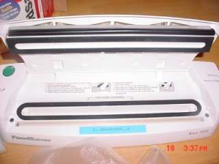   VAC 500 Home Vacuum Packaging Food Sealer White w/Lot Rolls & Bags EUC