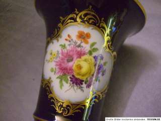 Meissen Vase Kobaltblau Medaillon mit Bunter Blume  