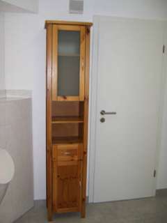 Waschbeckenunterschrank und passendes Regal mit Türen Vollholz in 