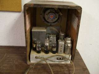 Vintage Tombstone Battery Operated Shortwave Radio RCA Victor #RCP 