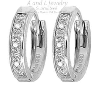 NATURAL DIAMOND HUGGIE HOOP EARRINGS IN 14K WHITE GOLD  