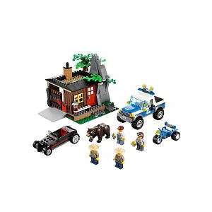  LEGO City Exclusive Set #4438 Robbers Hideout: Toys 